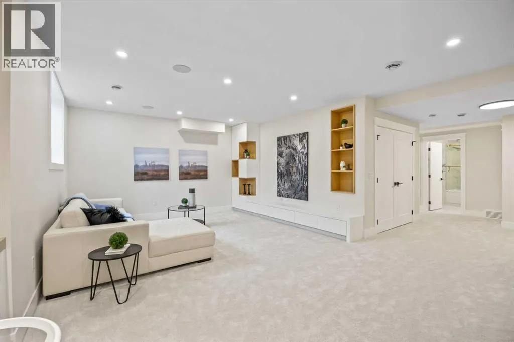 12 Vardana Place NW