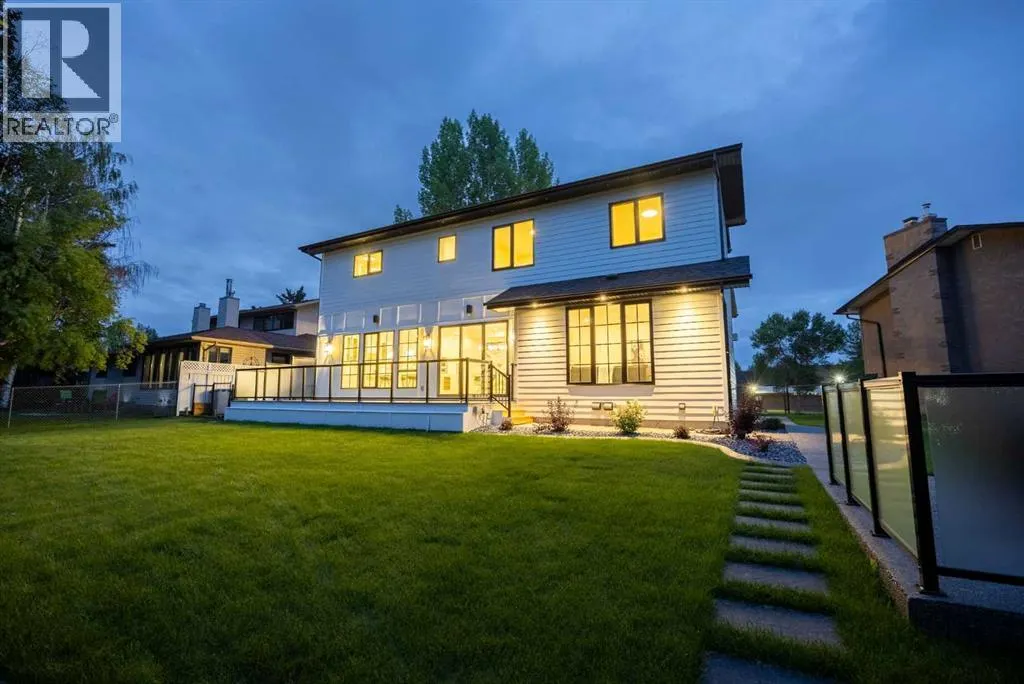 12 Vardana Place NW