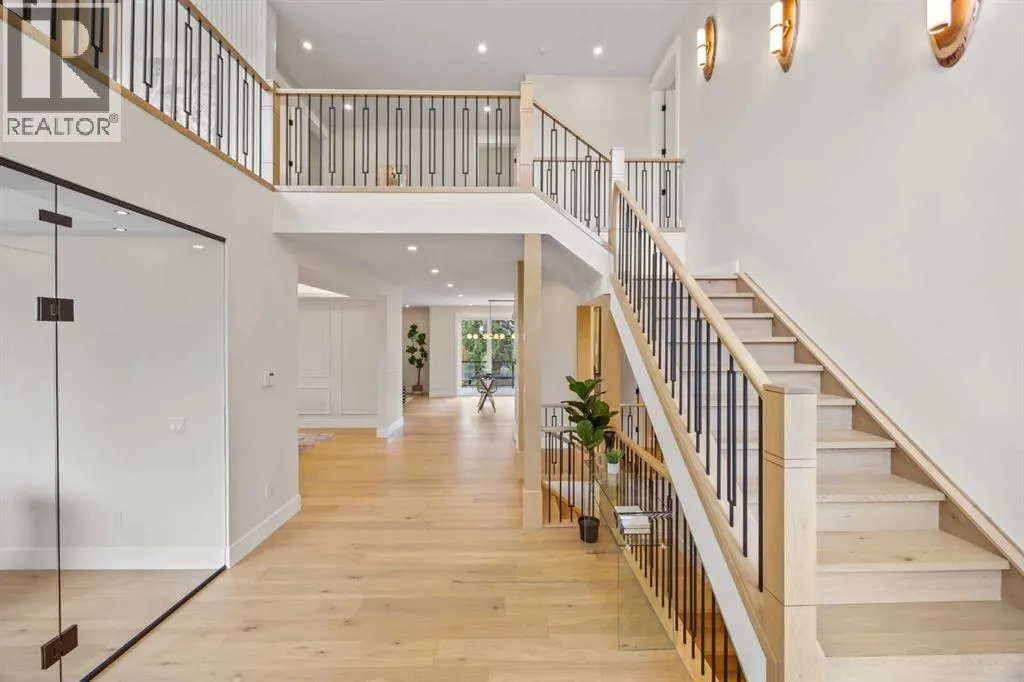 12 Vardana Place NW