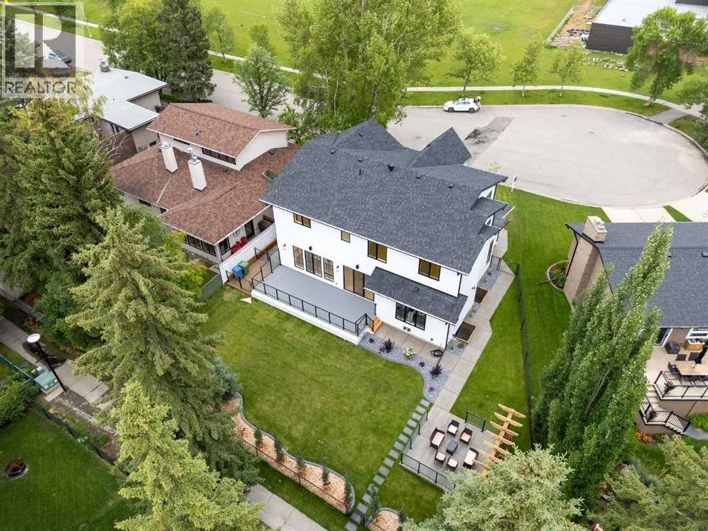12 Vardana Place NW