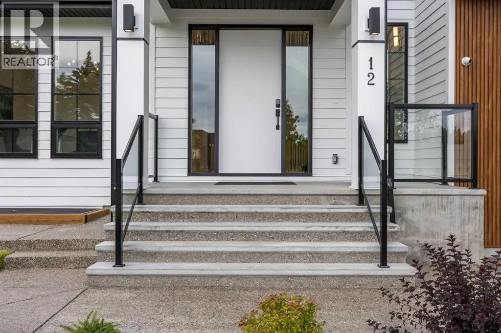 12 Vardana Place NW