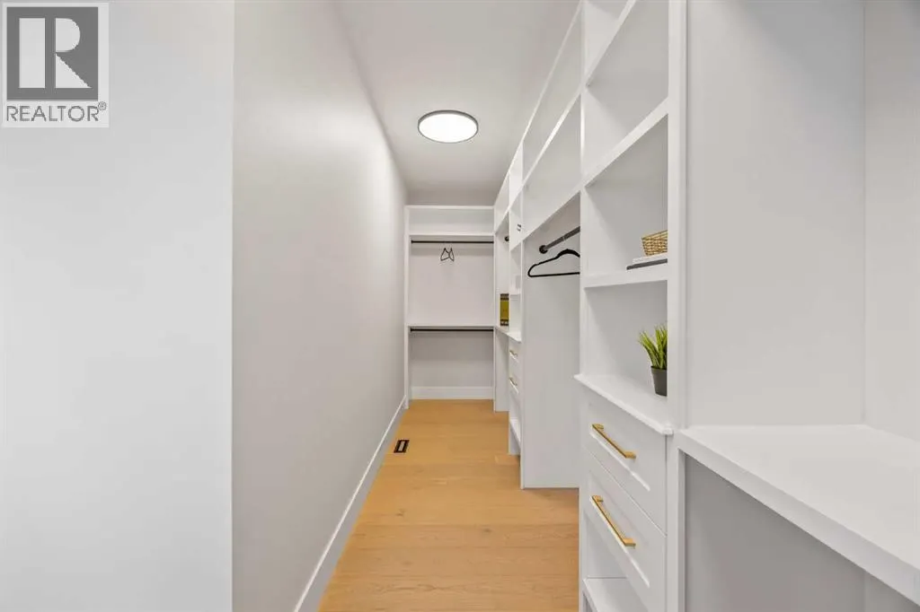 12 Vardana Place NW