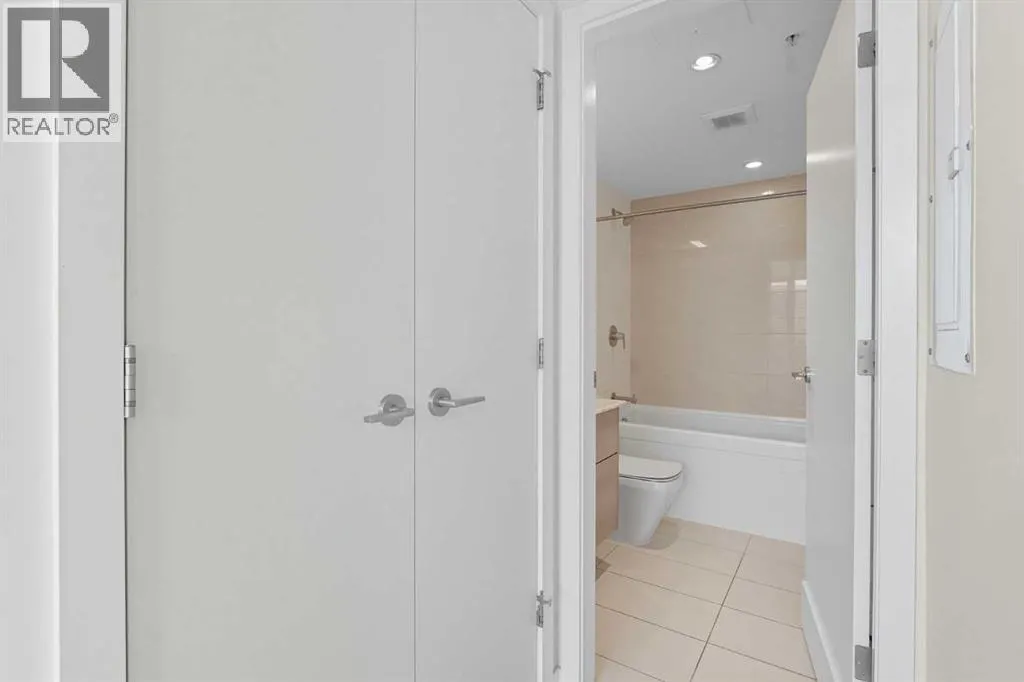 1007, 108 Waterfront Court SW