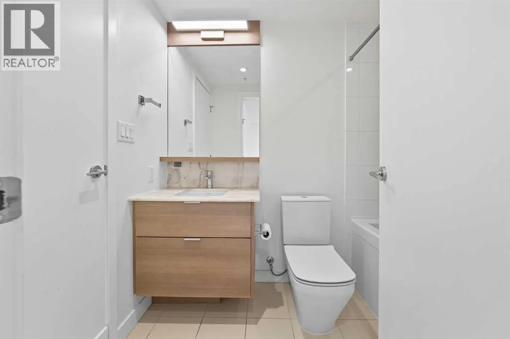 1007, 108 Waterfront Court SW