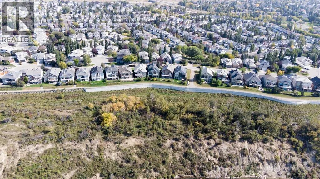 108 Mt Alberta View SE