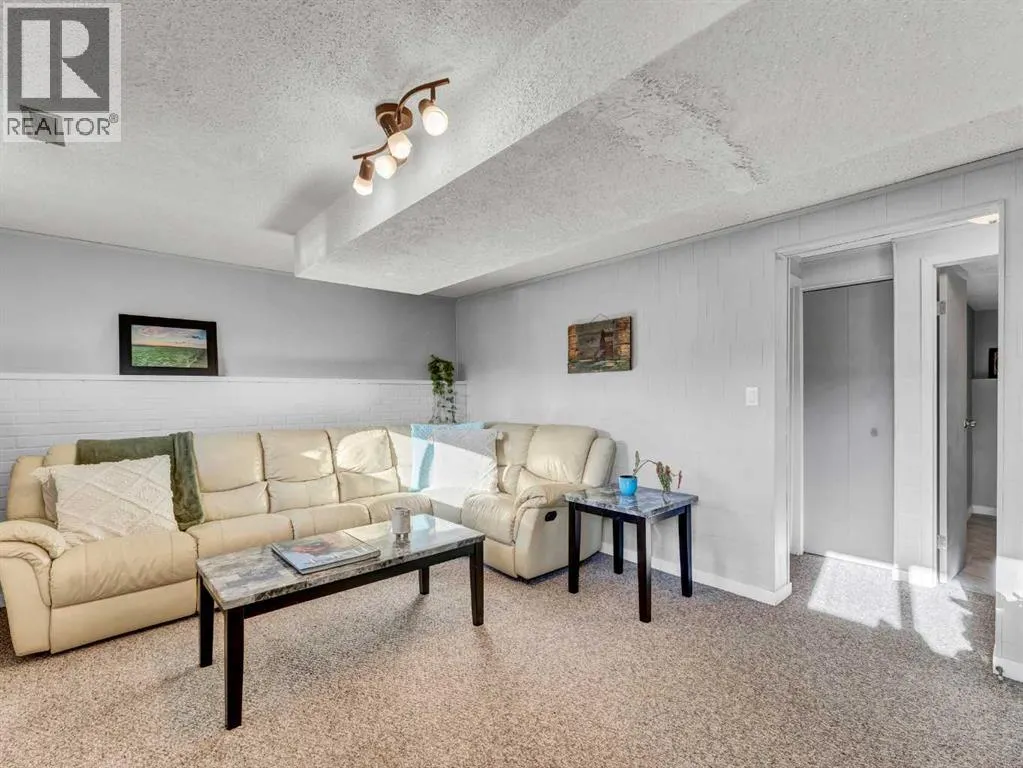 148 Cypress Way SE