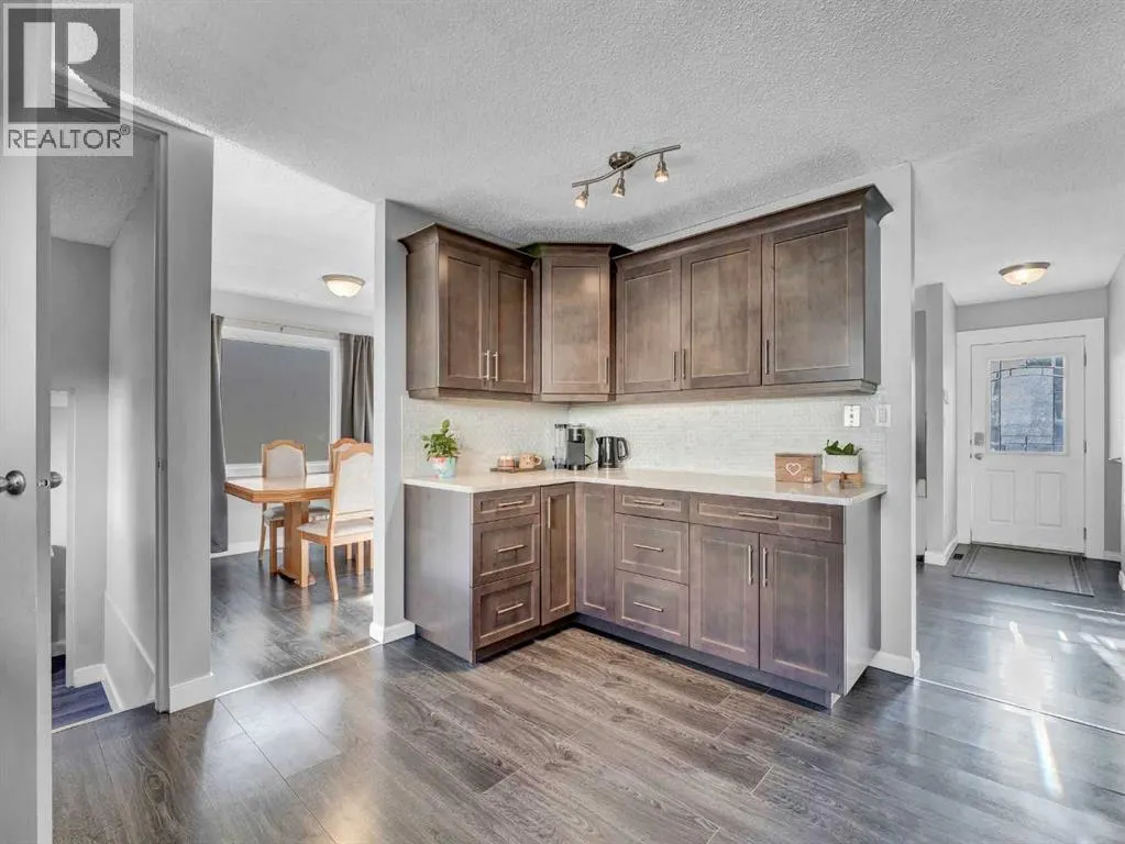 148 Cypress Way SE