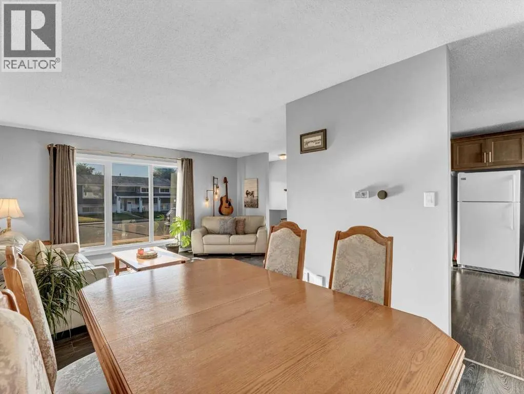 148 Cypress Way SE
