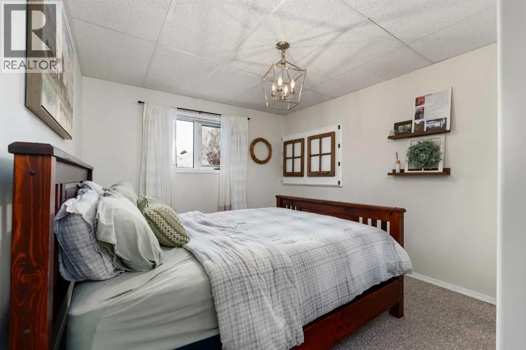 15, 26534 Township Road 384