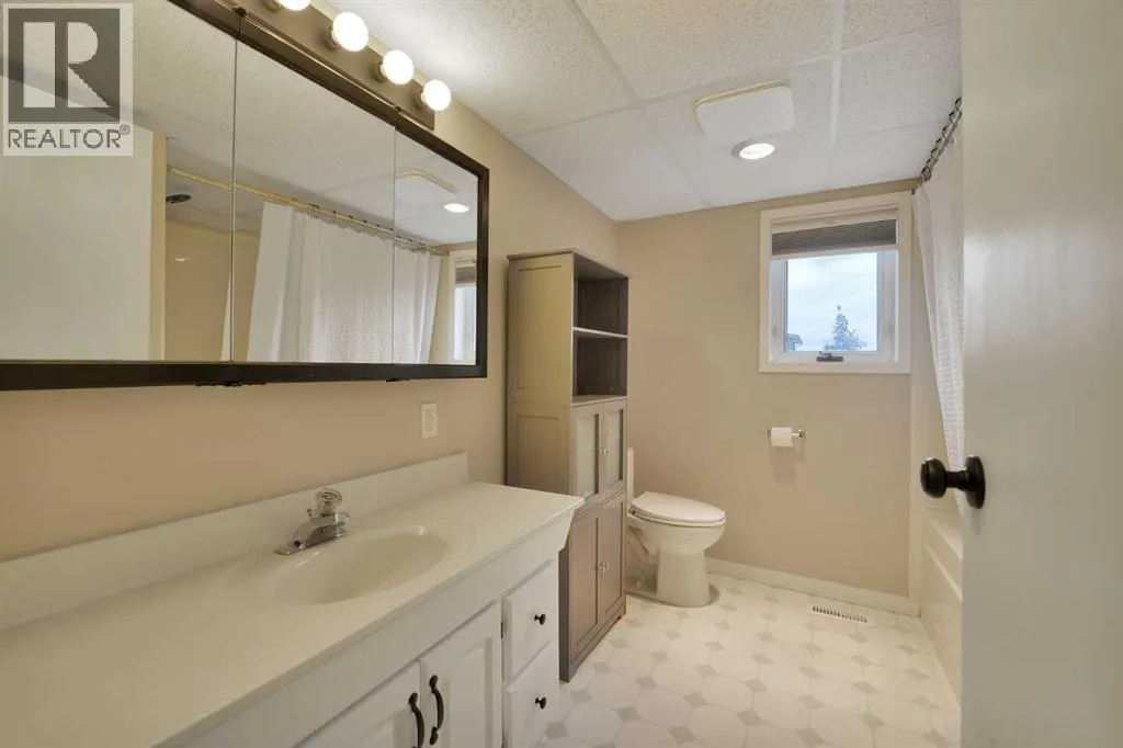 15, 26534 Township Road 384