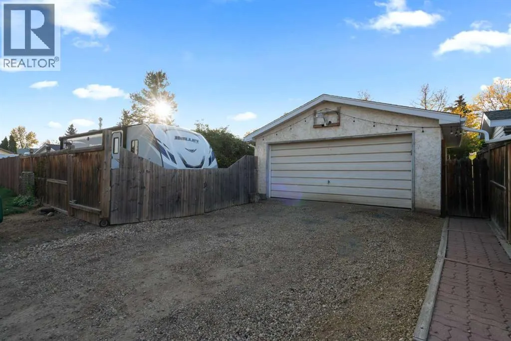 3735 66 Street