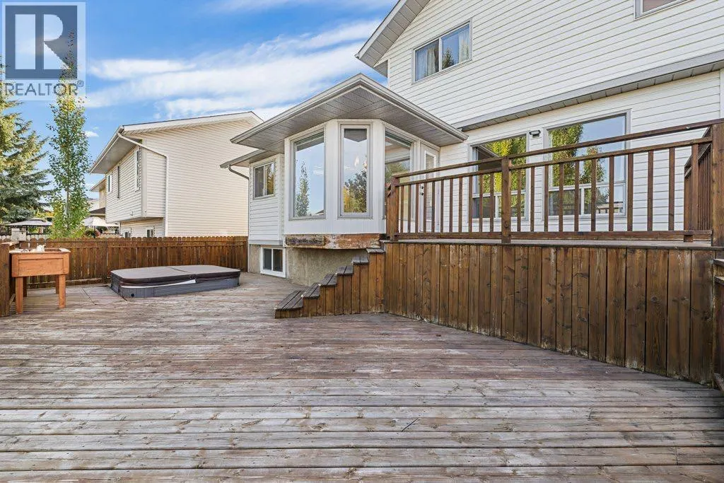 64 Woodmark Crescent SW
