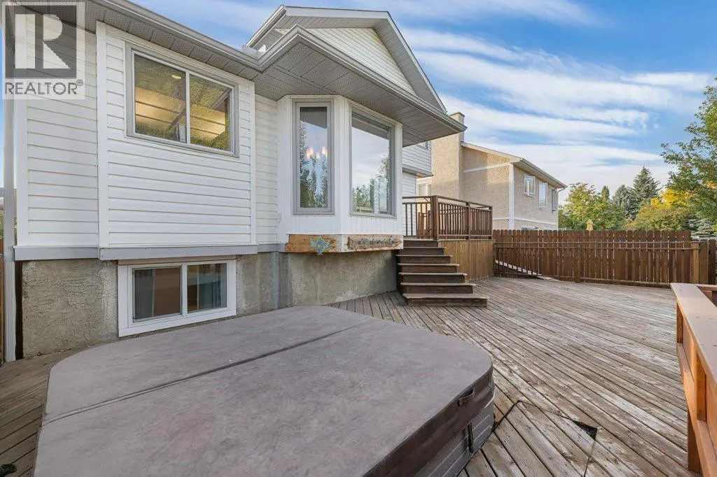 64 Woodmark Crescent SW
