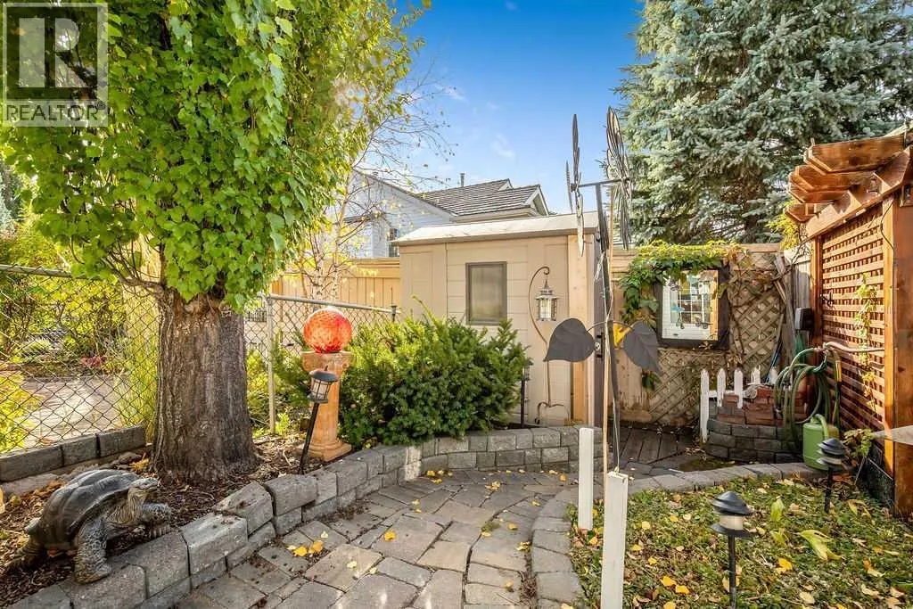 146 Chaparral Close SE