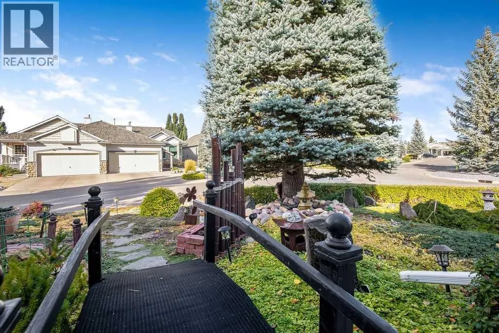 146 Chaparral Close SE