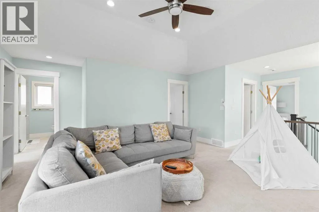 148 Baysprings Court SW