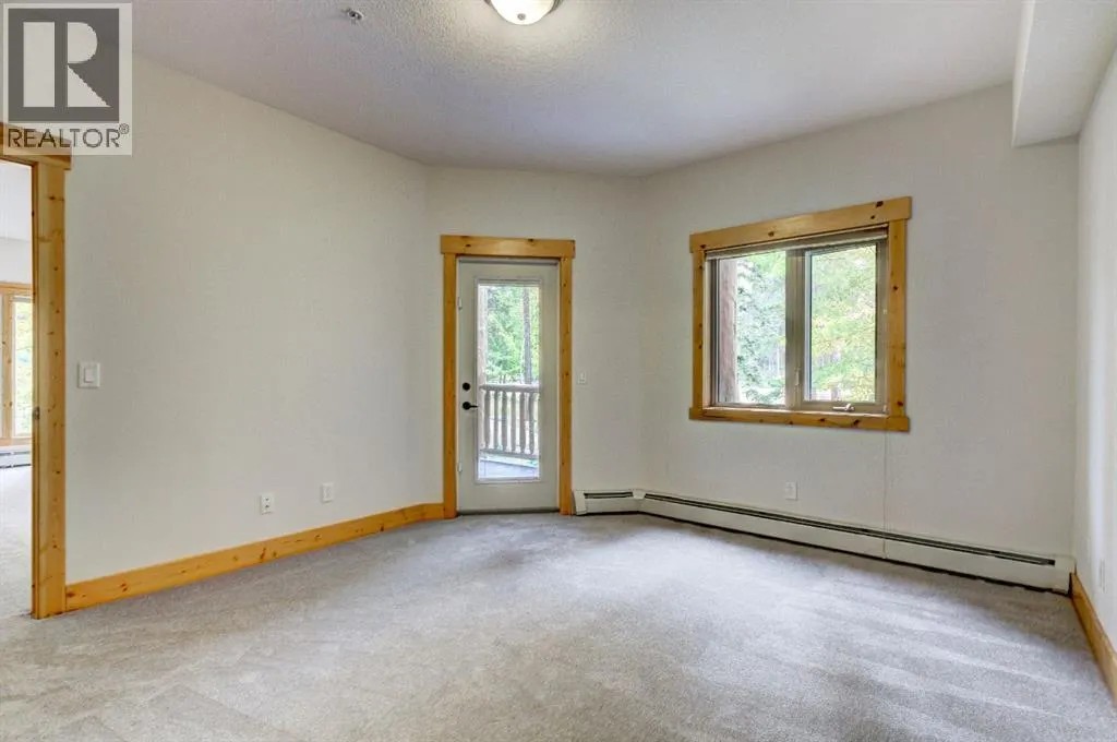 215, 155 Crossbow Place