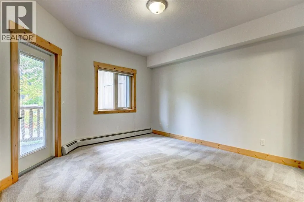 215, 155 Crossbow Place