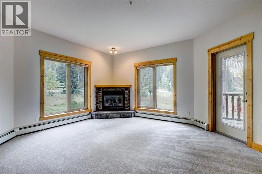 215, 155 Crossbow Place
