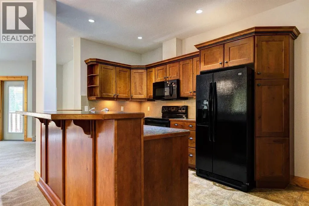 215, 155 Crossbow Place