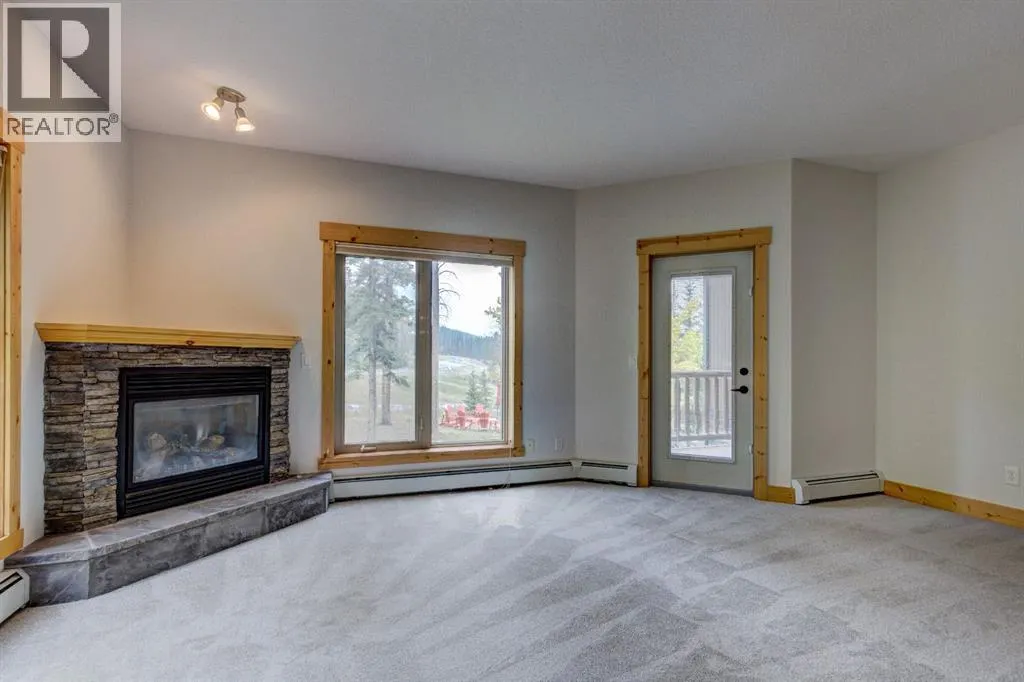 215, 155 Crossbow Place