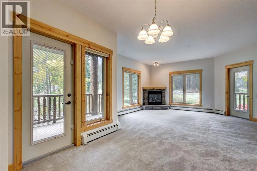 215, 155 Crossbow Place