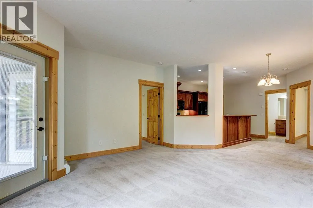 215, 155 Crossbow Place
