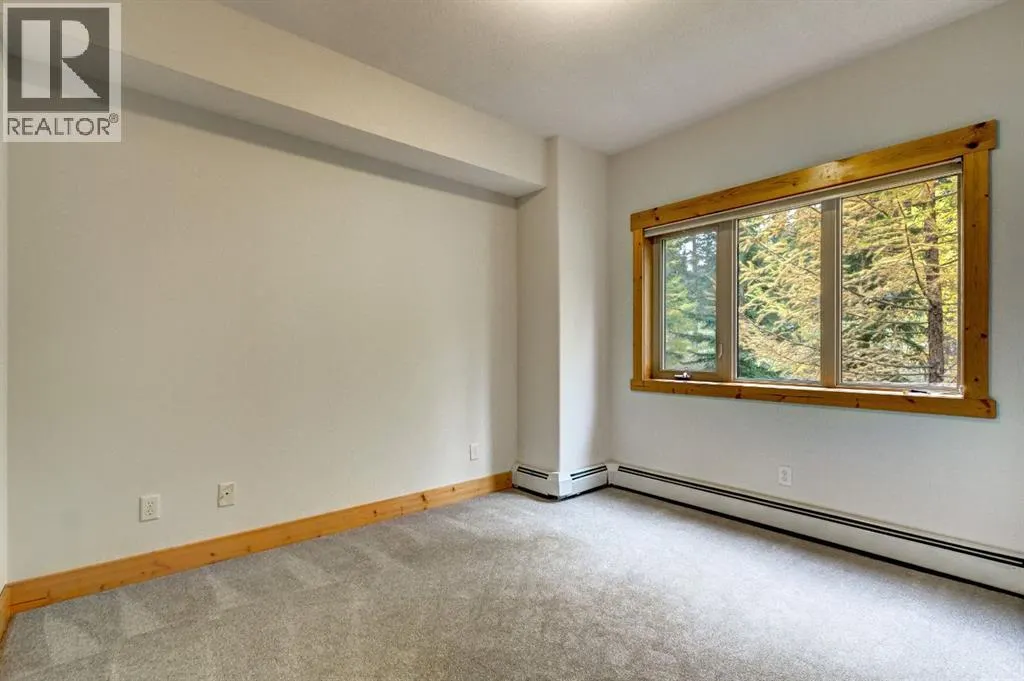 215, 155 Crossbow Place