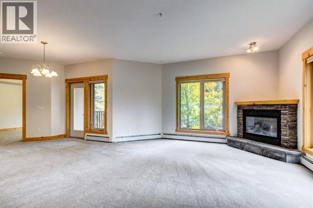 215, 155 Crossbow Place
