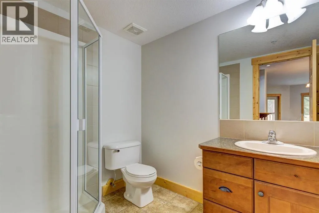 215, 155 Crossbow Place