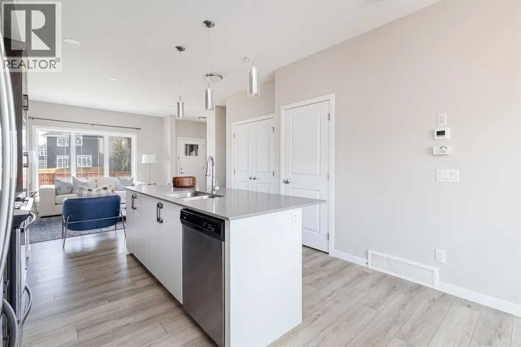 25 Sunrise Way