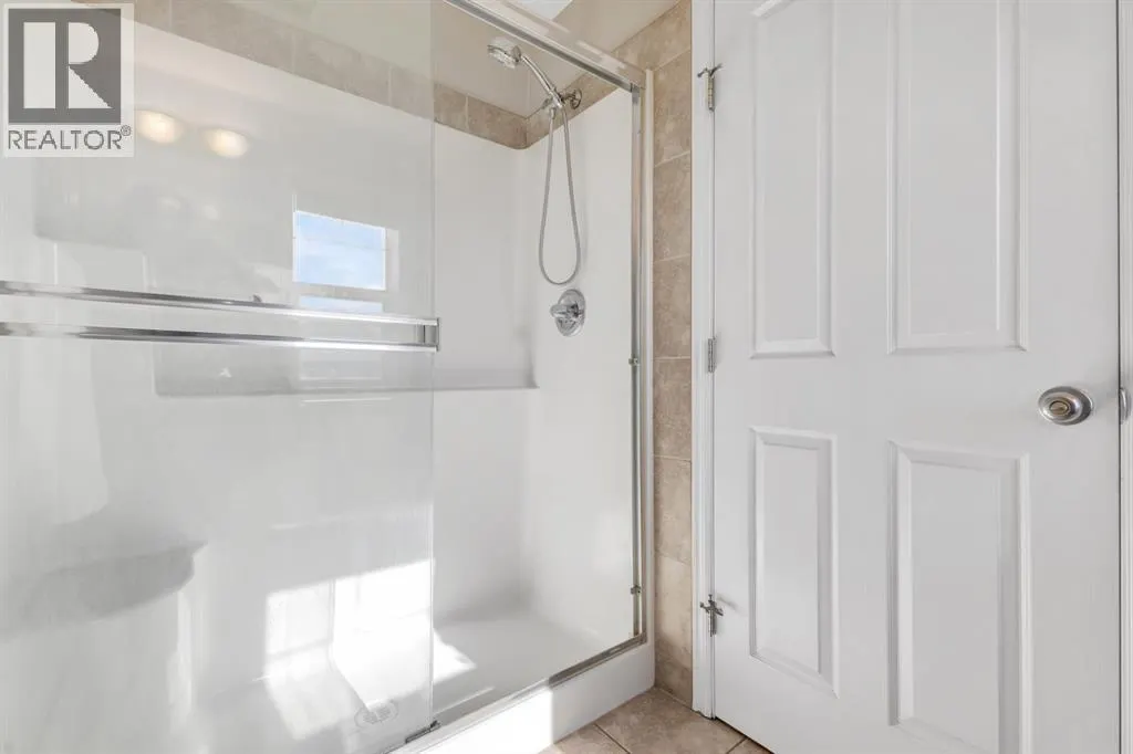 2315, 4 Kingsland Close SE