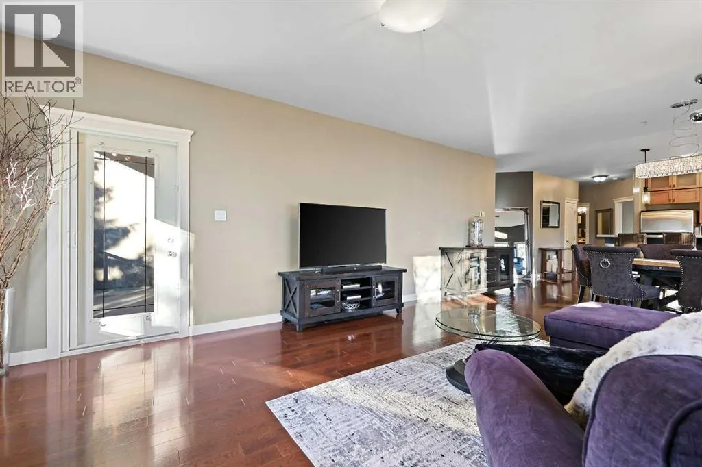 332, 10 Discovery Ridge Close SW