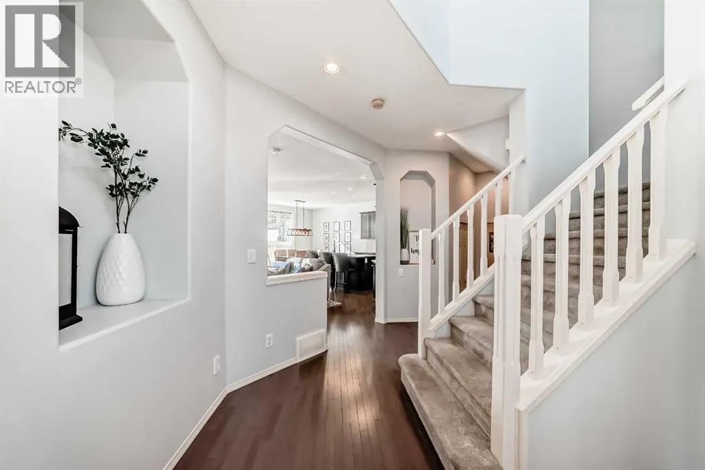 168 Royal Oak Terrace NW