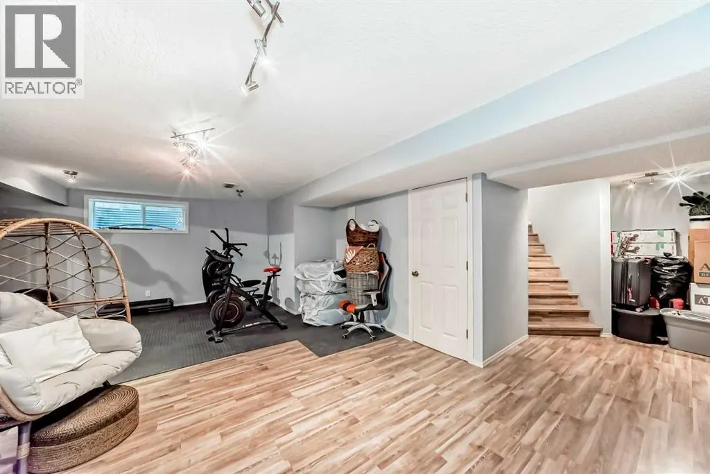 168 Royal Oak Terrace NW
