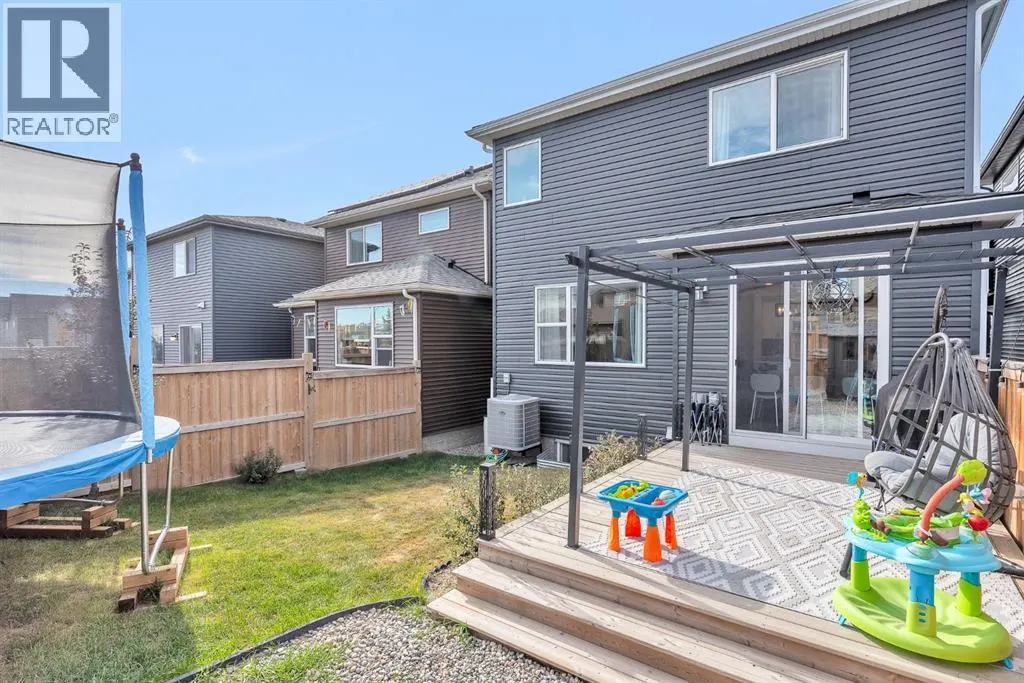 98 Lucas Crescent NW
