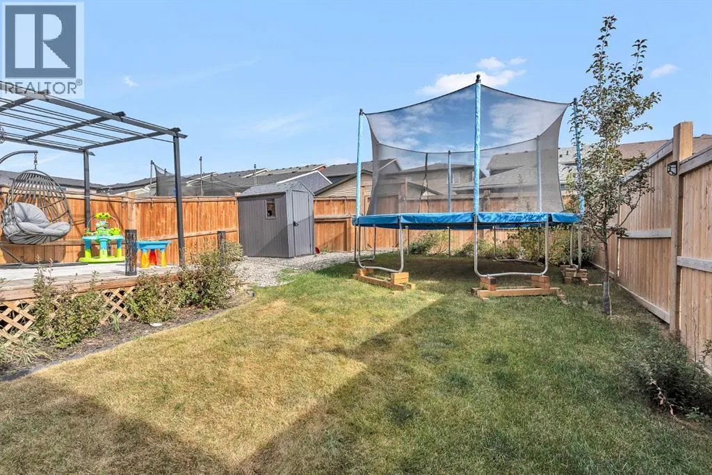 98 Lucas Crescent NW