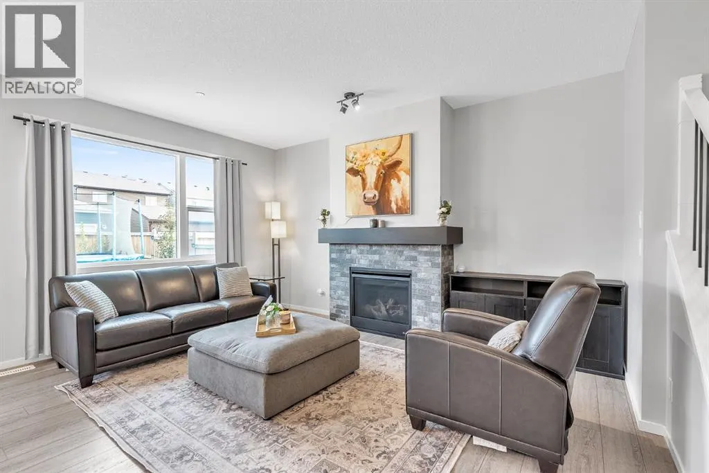98 Lucas Crescent NW