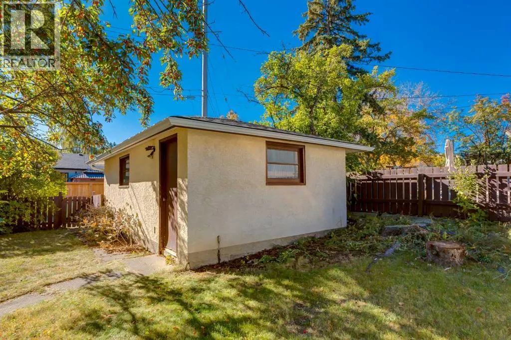 23 Klamath Place SW
