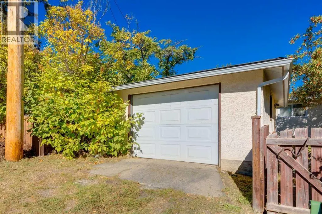 23 Klamath Place SW