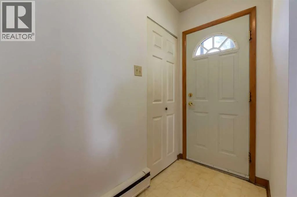 23 Klamath Place SW