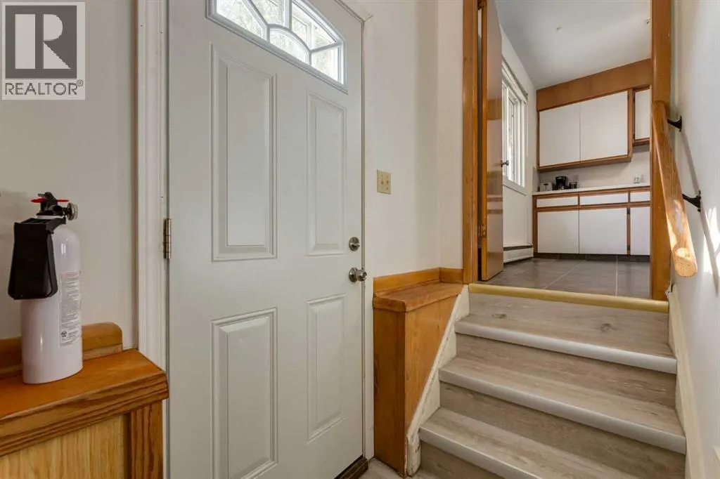 23 Klamath Place SW