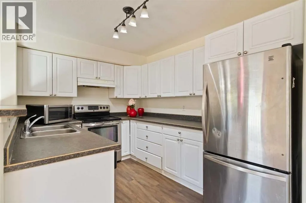 105, 248B Grosbeak Way