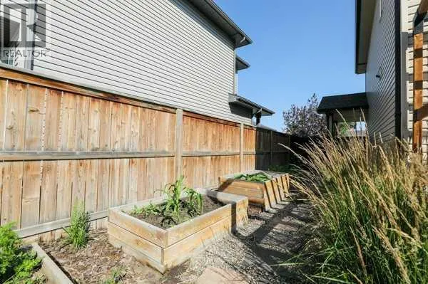 196 Coalbanks Boulevard W