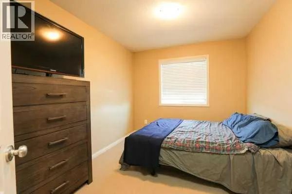 196 Coalbanks Boulevard W