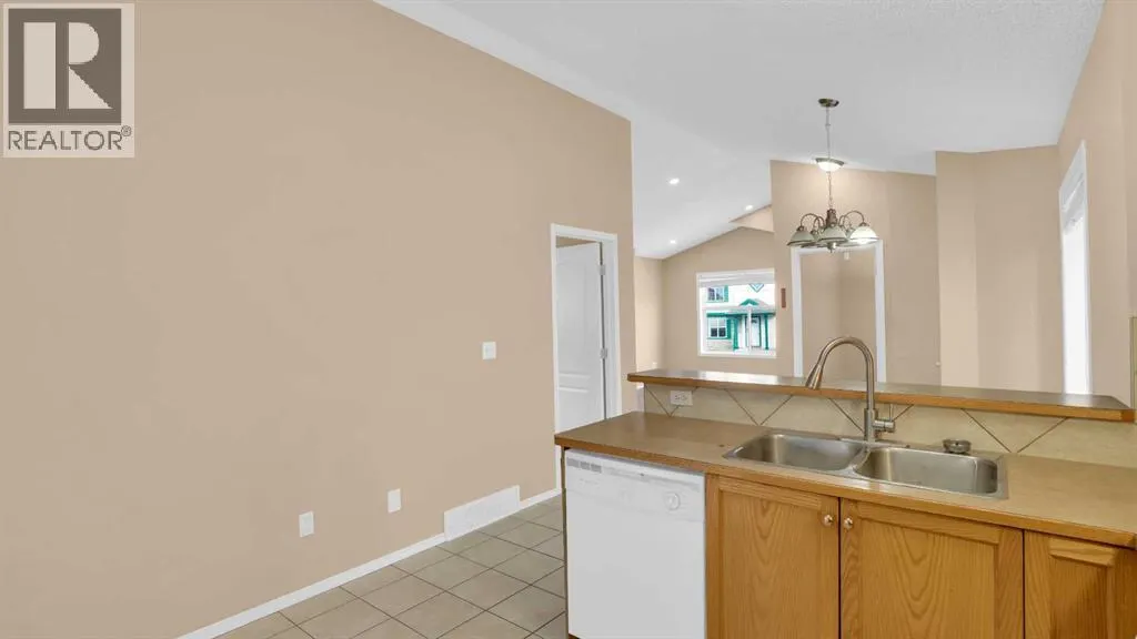 40 saddlefield Road NE
