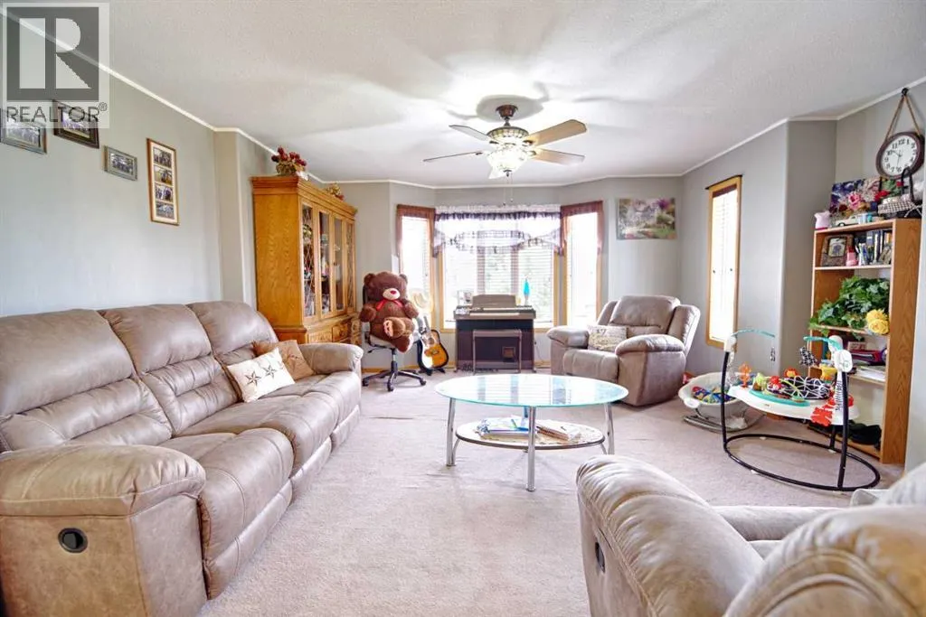 406 A Pioneer Crescent Crescent
