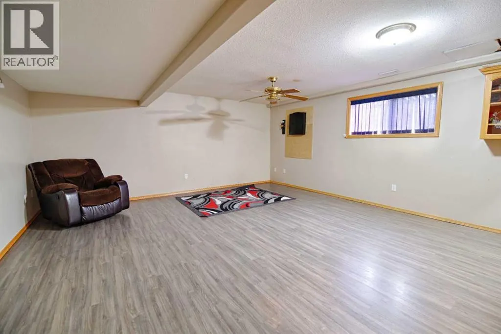 406 A Pioneer Crescent Crescent