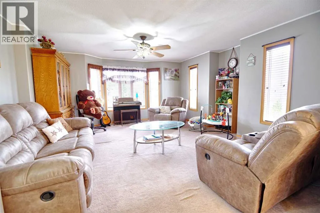 406 A Pioneer Crescent Crescent
