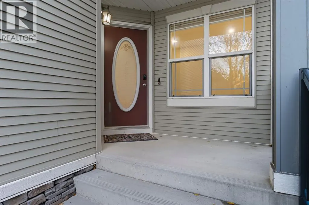 64 Cougarstone Square SW